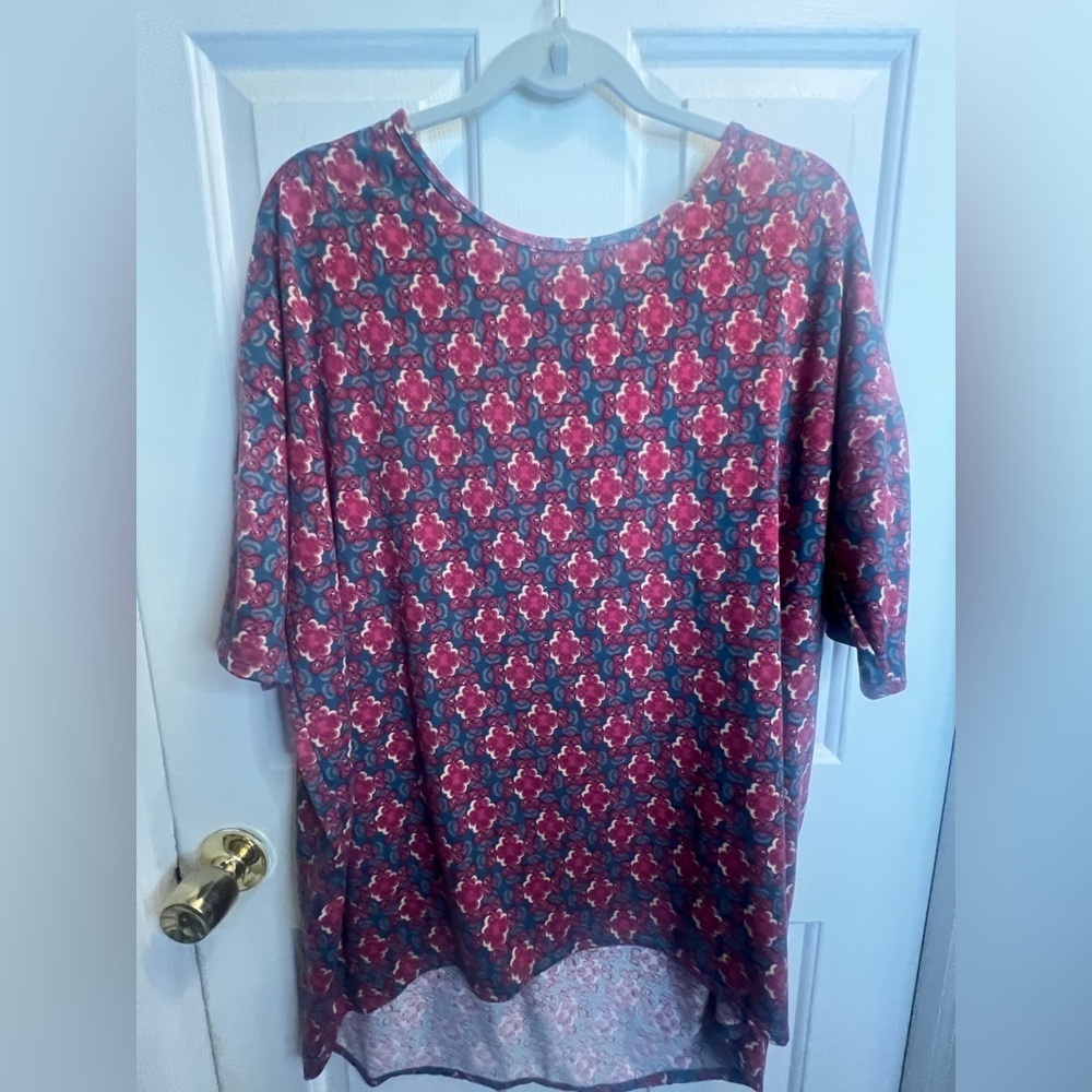LuLaRoe Red and Blue Boxy 3/4 Sleeve Tunic